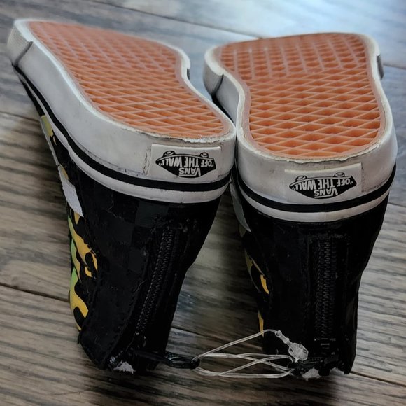 Brand New pair of Vans toddler size 7 shoes - Picture 7 of 12